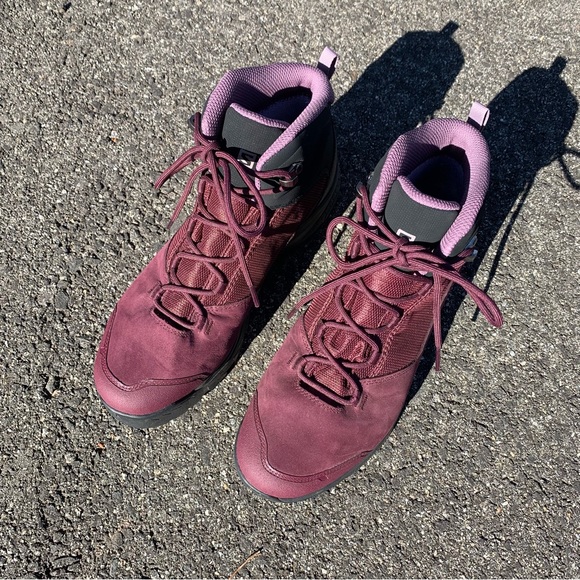 Women’s Salomon Outward GTX Waterproof Hiking Boot - Picture 4 of 13